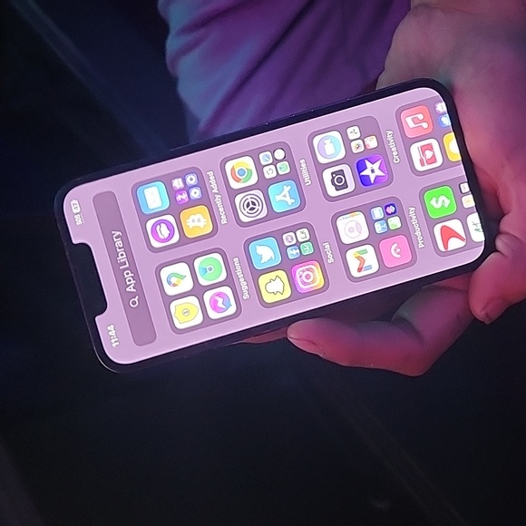 Apple iPhone 13 - Picture 3 of 4